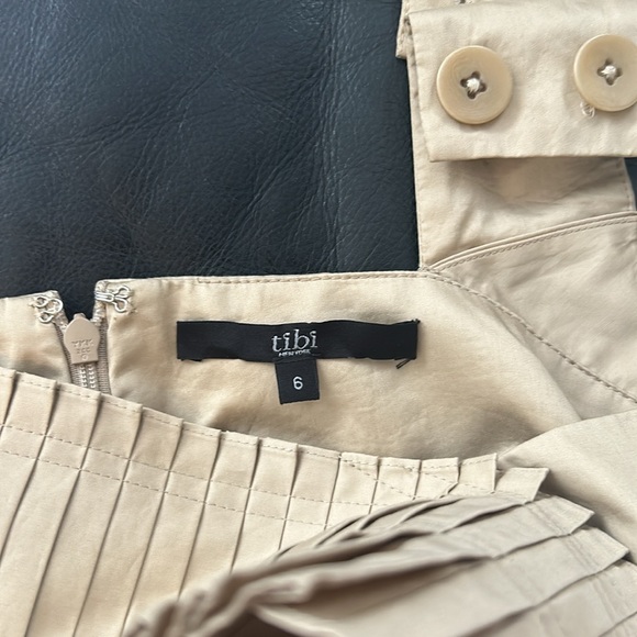 Tibi low back Jumpsuit. Women’s size 6. - Picture 7 of 7